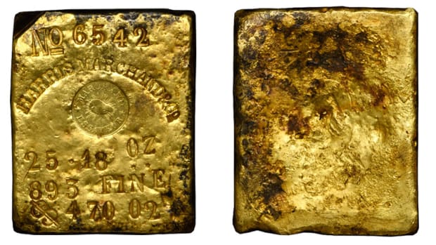 The ingot bears the serial number 6542 with the company name Harris Marchand & Co. clearly above the logo.  Below the logo, a weight of 25.18 oz with .893 Fine.  A stamped value of $470.02 is on the final line. (Image courtesy of Stack’s Bowers)