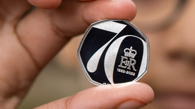 The Royal Mints Platinum Jubilee 50p design by Osborne Ross