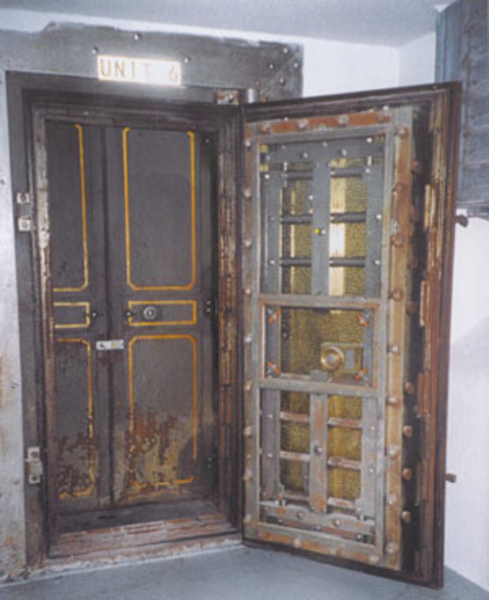  Entrance to the vault in the basement of Col. Green’s Round Hill mansion, which contained most of his numismatic treasures including the 1929 sheets. (Photo from Bedell (2003, p. 34).)