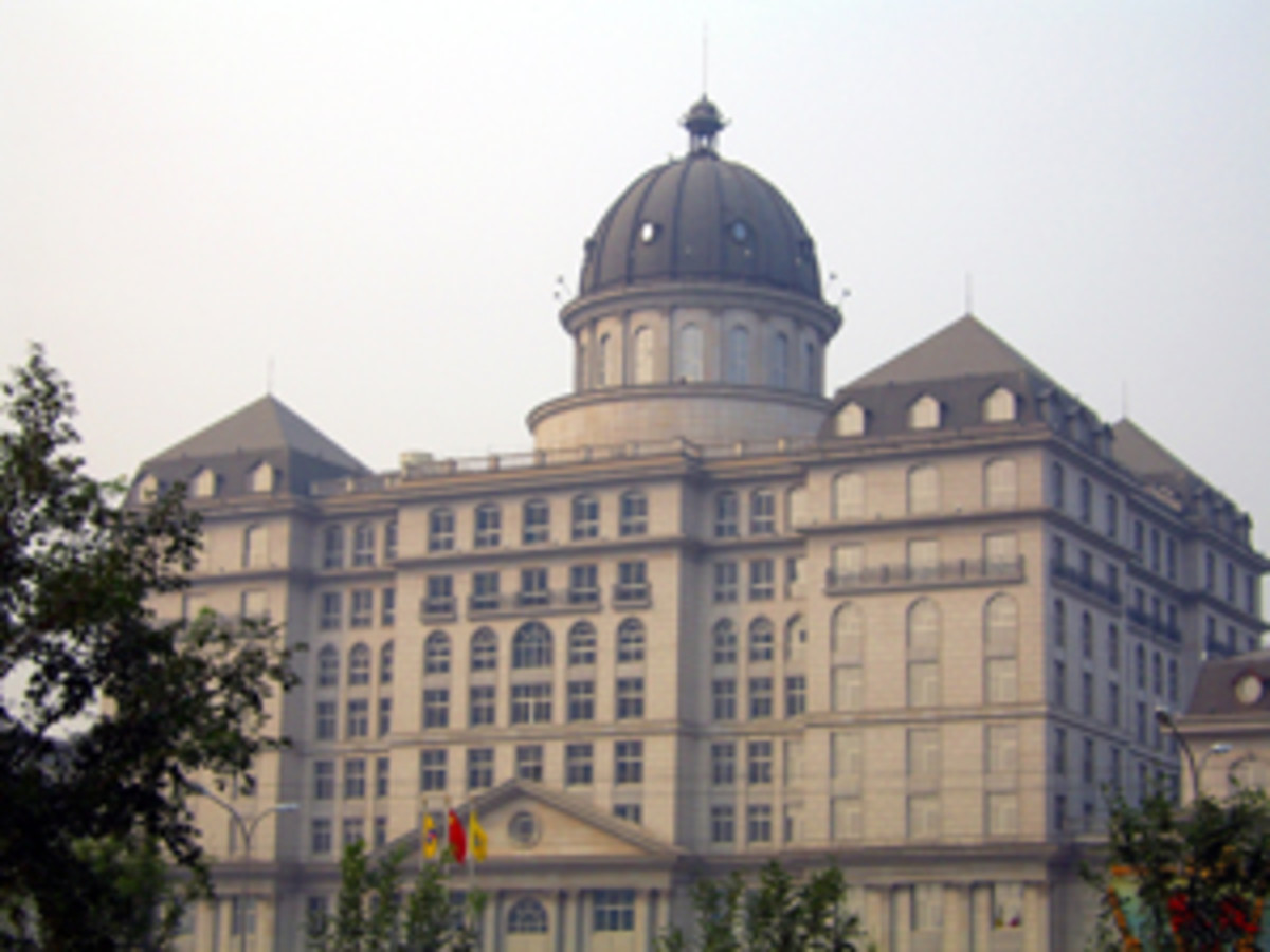  The stately headquarters of the China Banknote Printing and Minting Corporation in Beijing. (Image courtesy Shizhao, Wikimedia Commons)