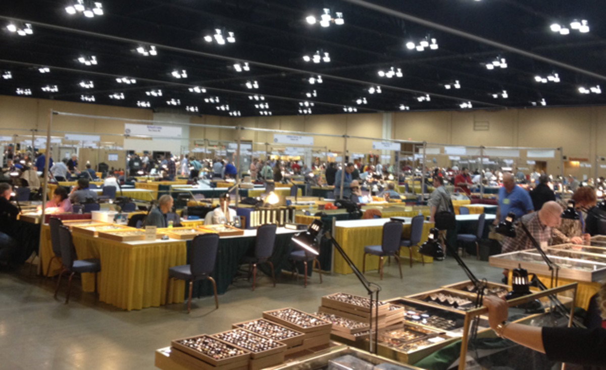 View of the Central States show bourse floor.