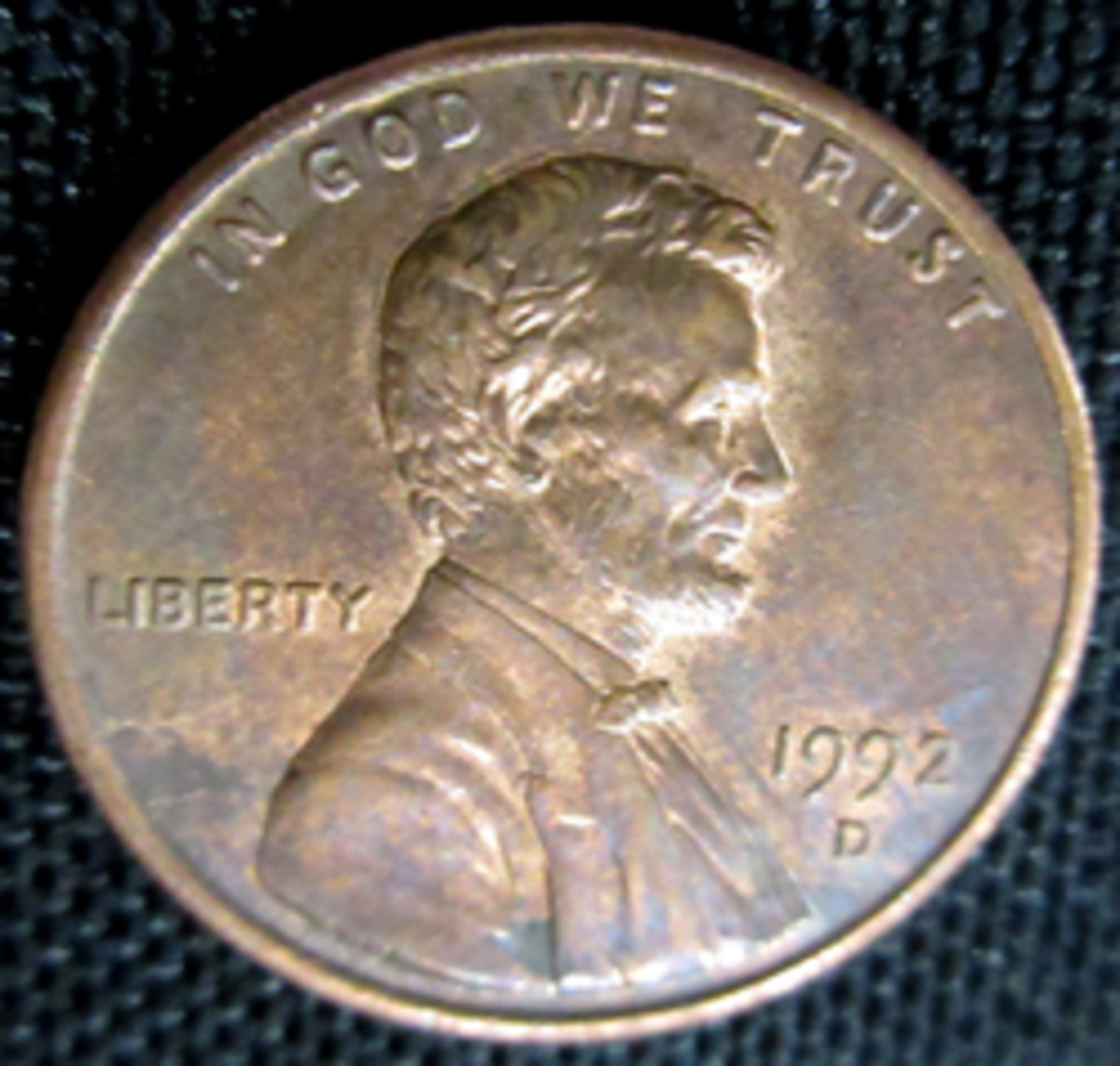 This is the obverse of the rare Close AM 1992-D cent. The error is entirely on the reverse. This photo was taken by James Motley.