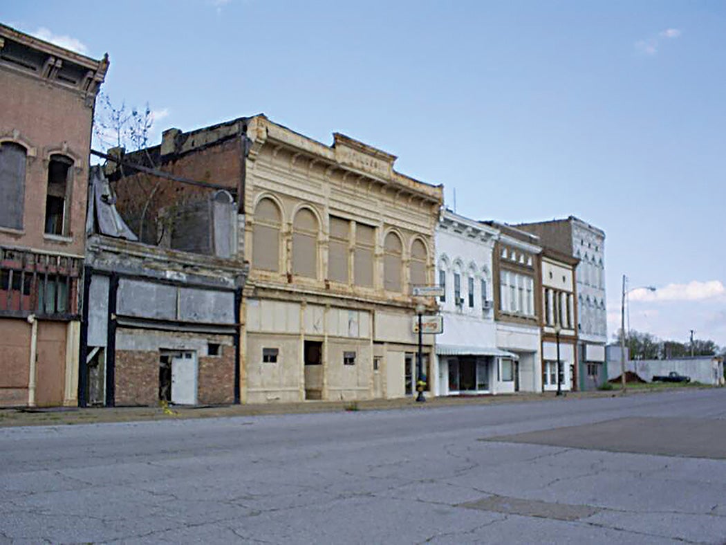 shuttered-buildings-in-cairo.jpg