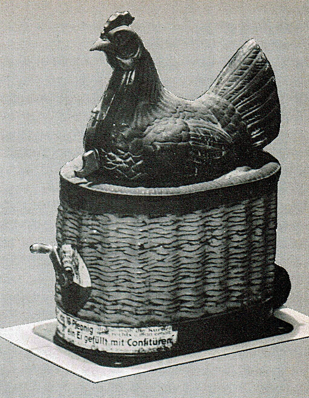 no-119-1c-chicken-on-nest.jpg