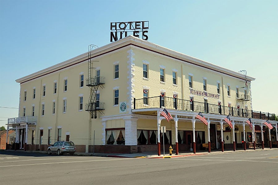 niles-hotel-600x400.jpg