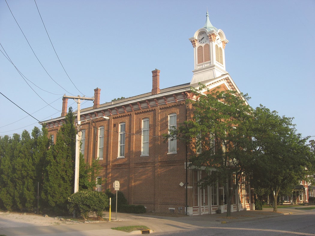 7-huntingburg_town_hall_and_fire_engine_house.jpg
